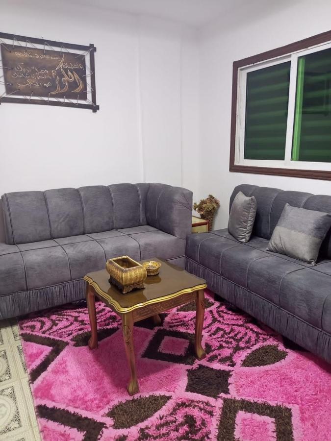 Al Seoudi Furnished Units Lägenhet Az Zarqa Exteriör bild