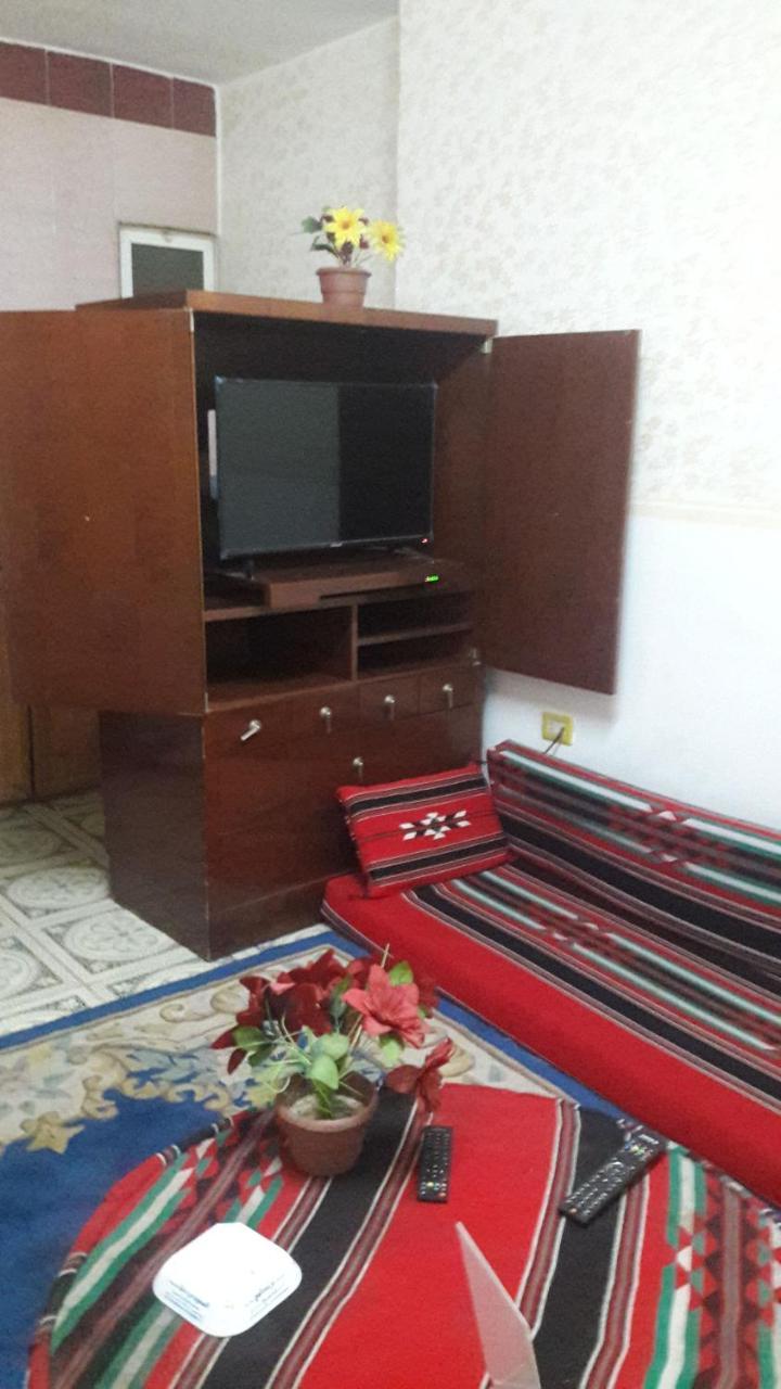 Al Seoudi Furnished Units Lägenhet Az Zarqa Exteriör bild